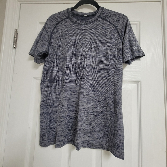 Lululemon Men's Metal Vent Tech Surge Short Sleeve Size S. - Picture 2 of 12